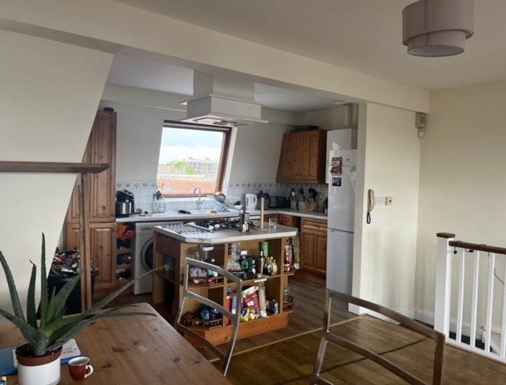 Room Fulham Road in Greater London