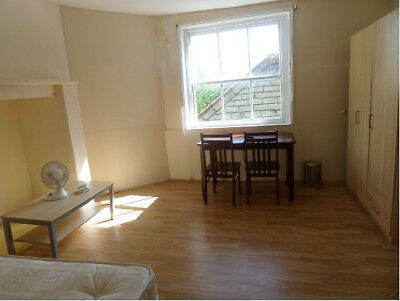 Room Bracewell Road in Greater London