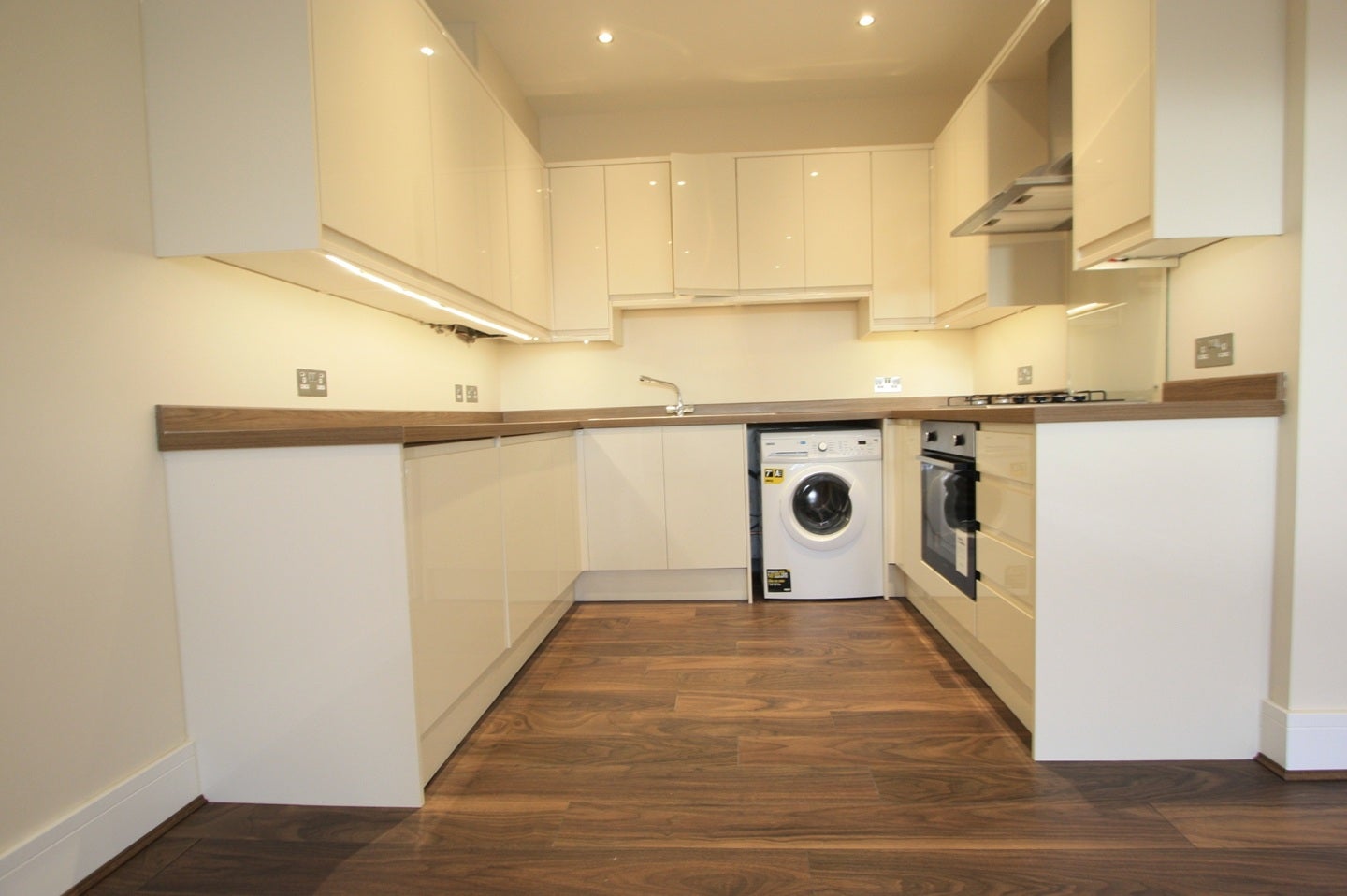 Flat Nursery Road in Greater London