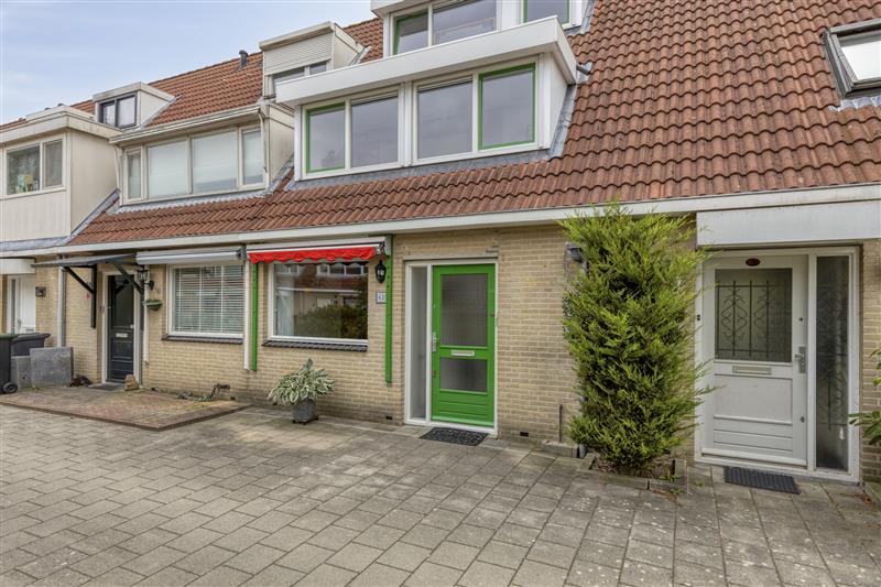 Tussenwoning te koop: Jelle Posthumapad 62, Amsterdam