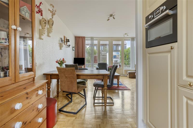 Tussenwoning te koop: Jelle Posthumapad 62, Amsterdam