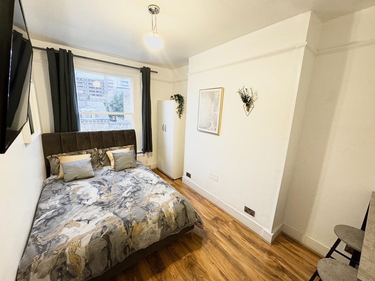 Room Disraeli Road in Greater London