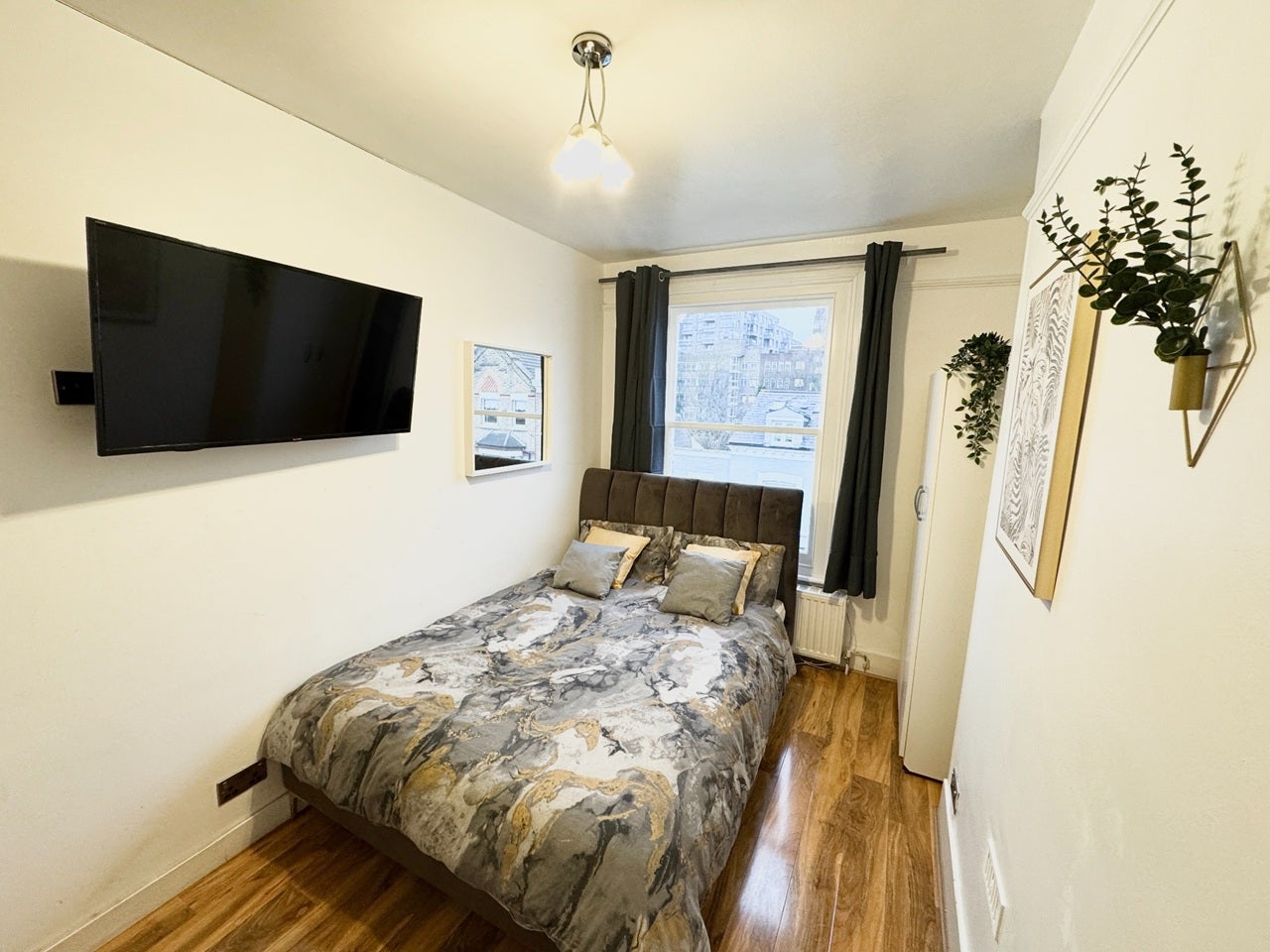 Room Disraeli Road in Greater London