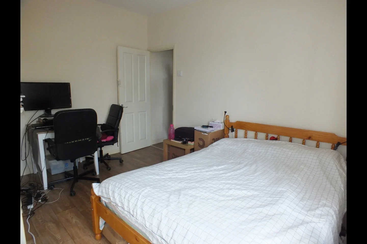 Flat Dorset Road in Greater London