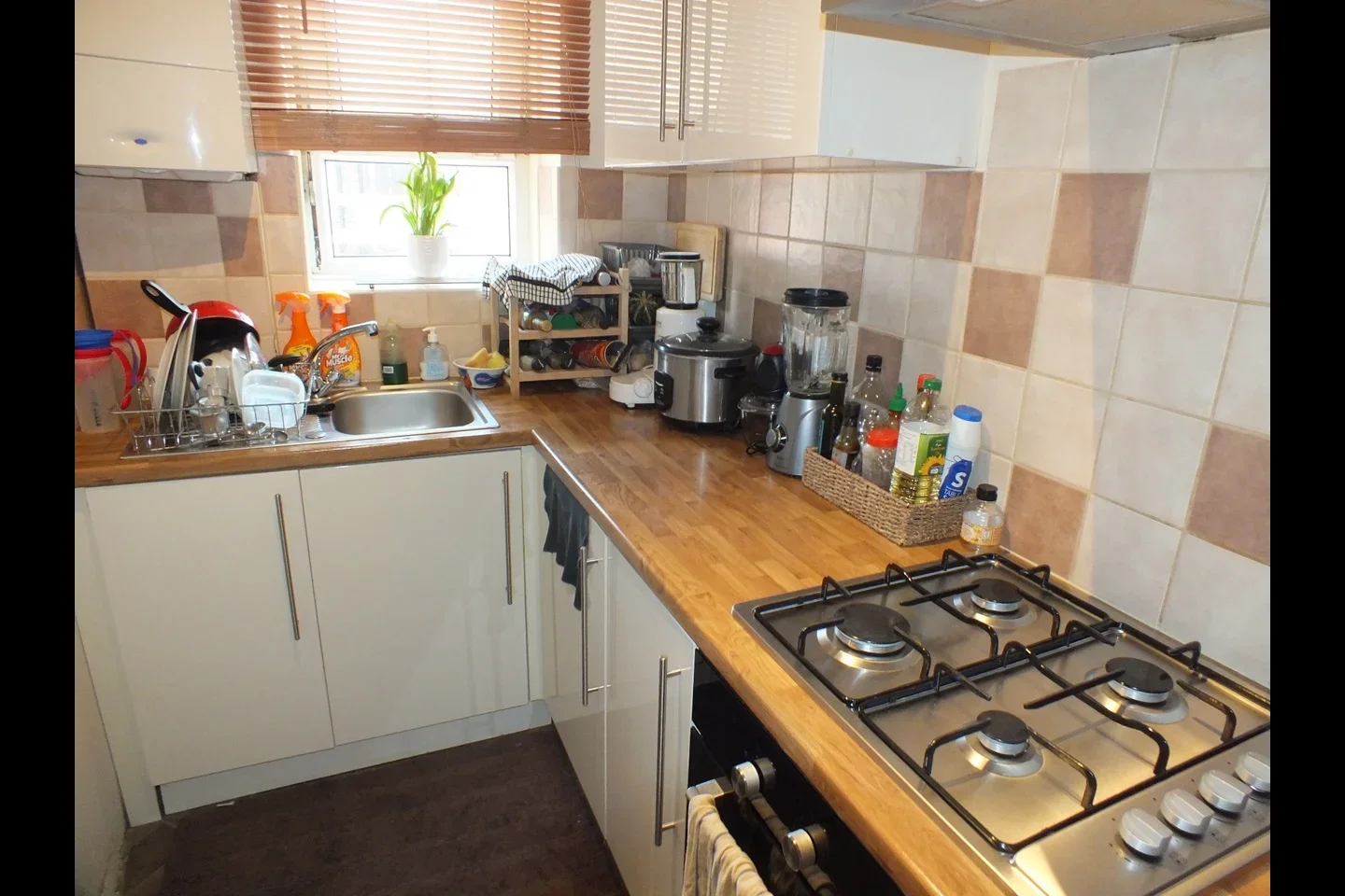 Flat Dorset Road in Greater London