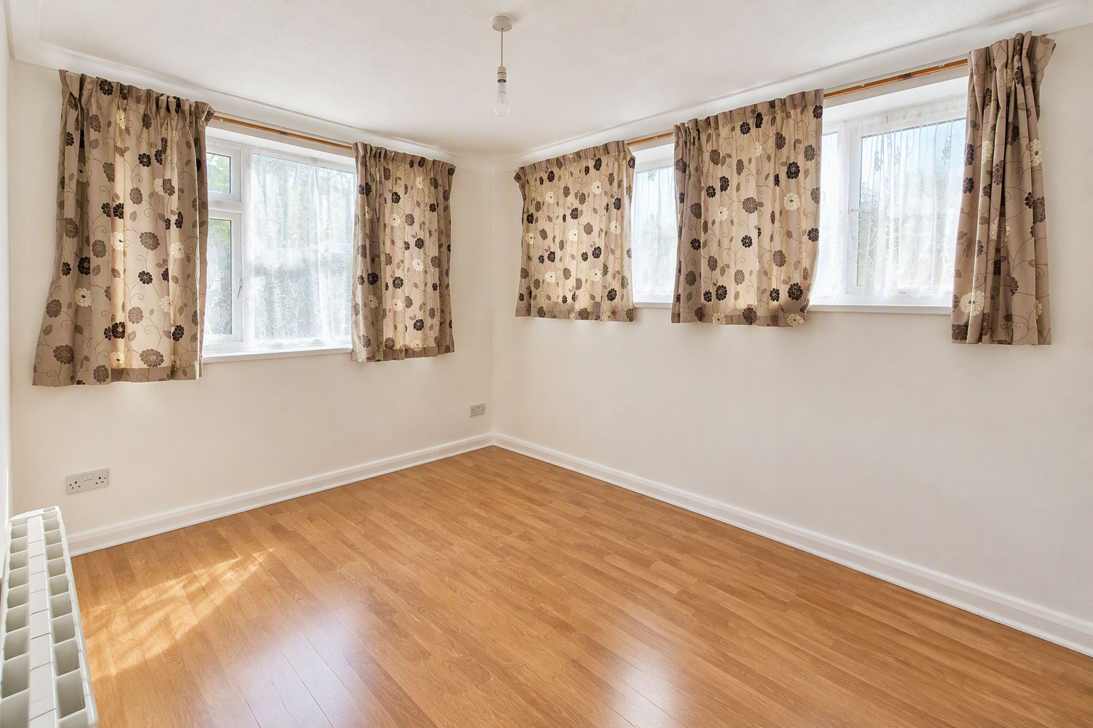 Flat Corban Road in Greater London