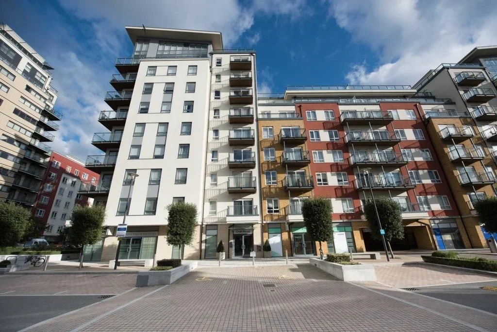 Flat Heritage Avenue in Greater London