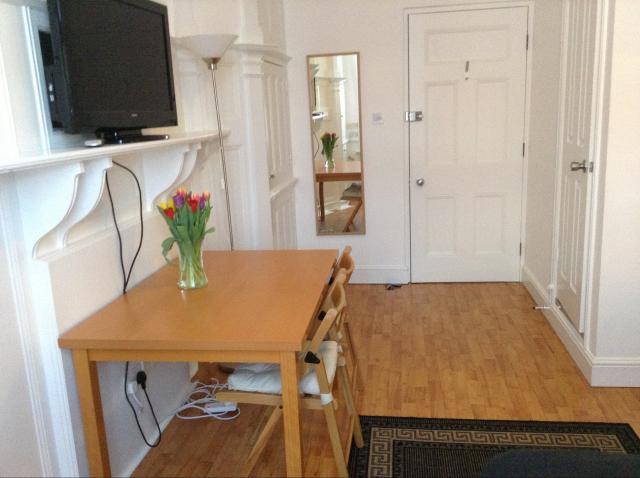 Room Fulham Palace Road in Greater London