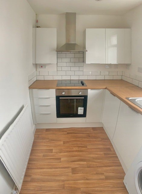 Flat Woodville Road in Cardiff
