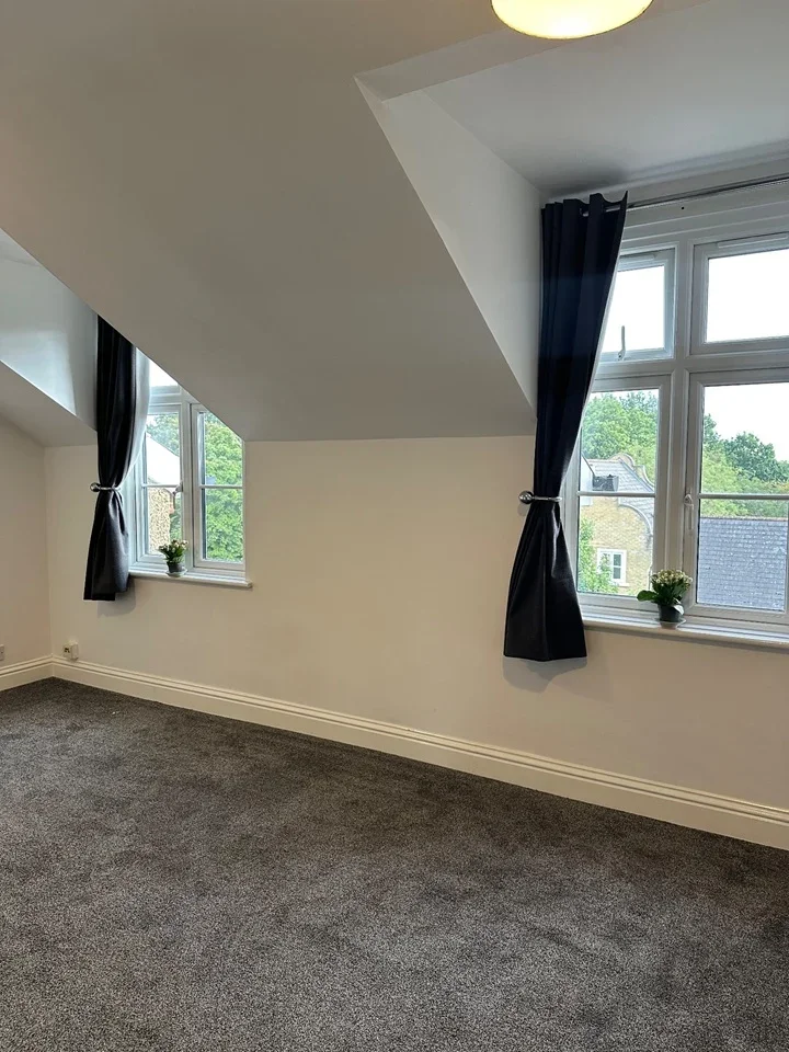 Flat Upton Park in Slough