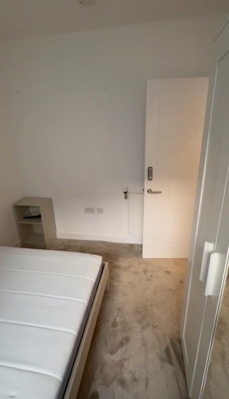 Room Fergus Street in Greater London
