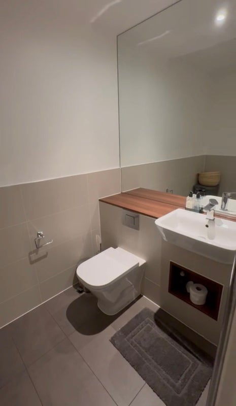 Room Fergus Street in Greater London