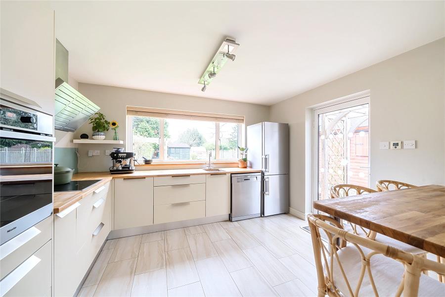 House Scotts Grove Road in Surrey Heath