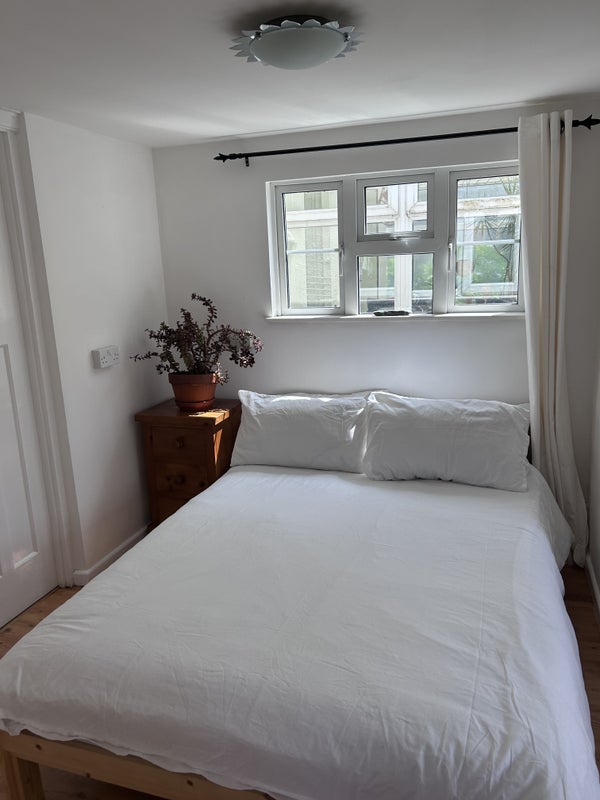 Room Undertown Lane in Bristol