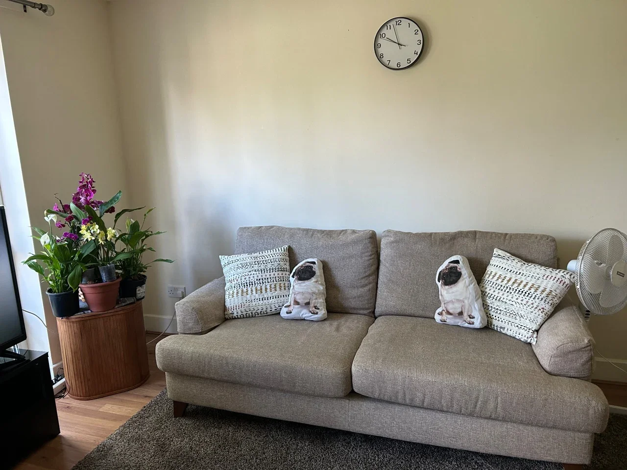 Room Nightingale Avenue in Greater London
