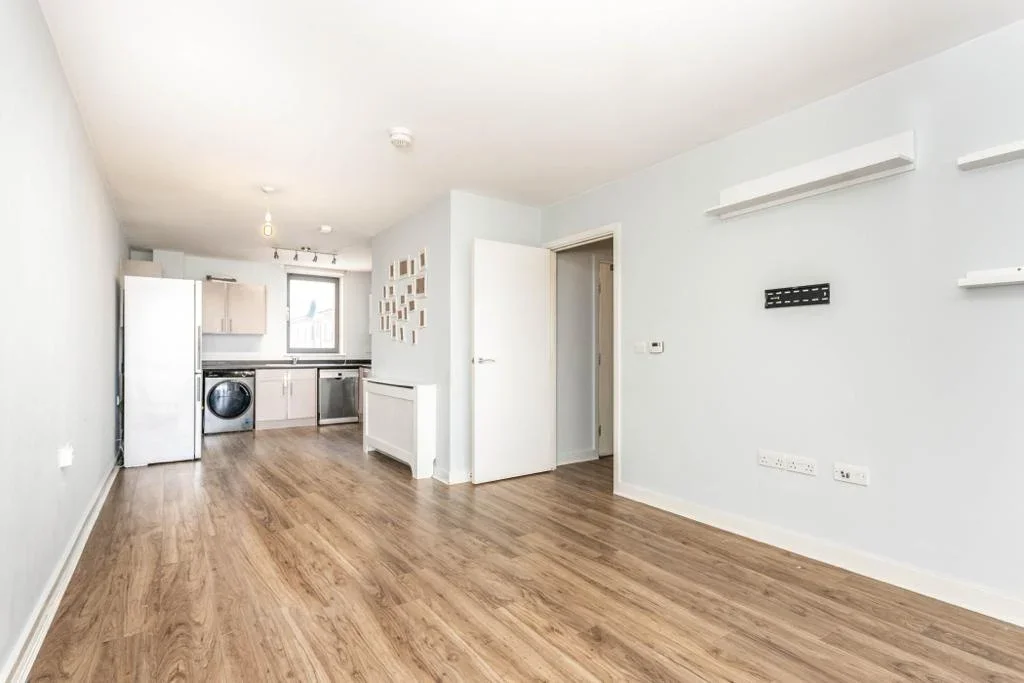 Flat Isobel Place in Greater London