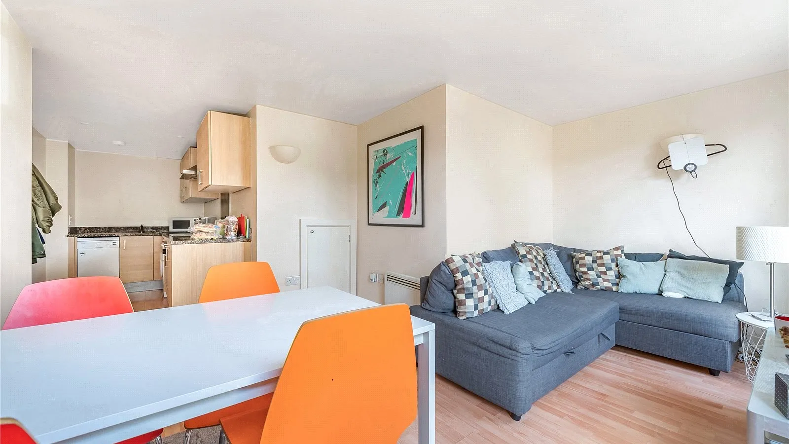 Flat St Andrew's Road in Greater London