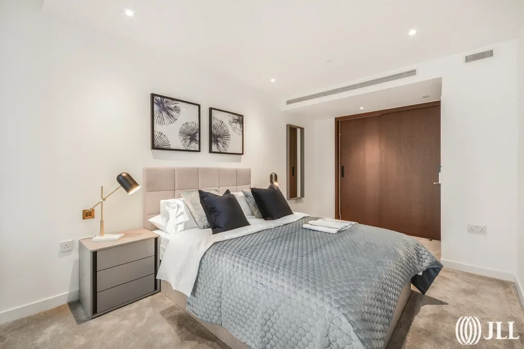 Flat Aste Street in Greater London