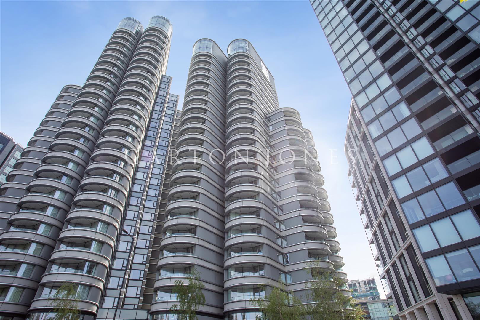 Flat Albert Embankment in Greater London