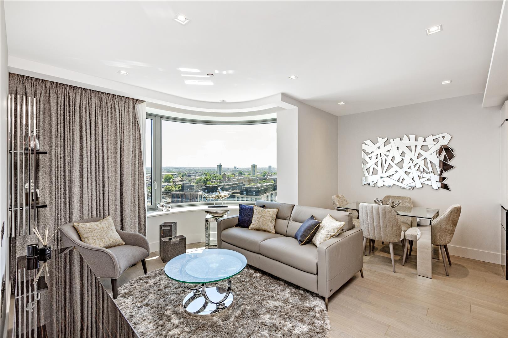 Flat Albert Embankment in Greater London