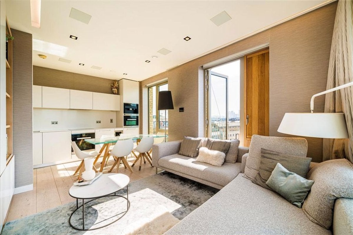 Flat Duchess Walk in Greater London