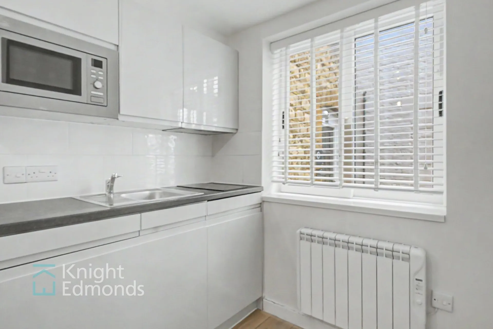 Flat Sittingbourne Road in Maidstone