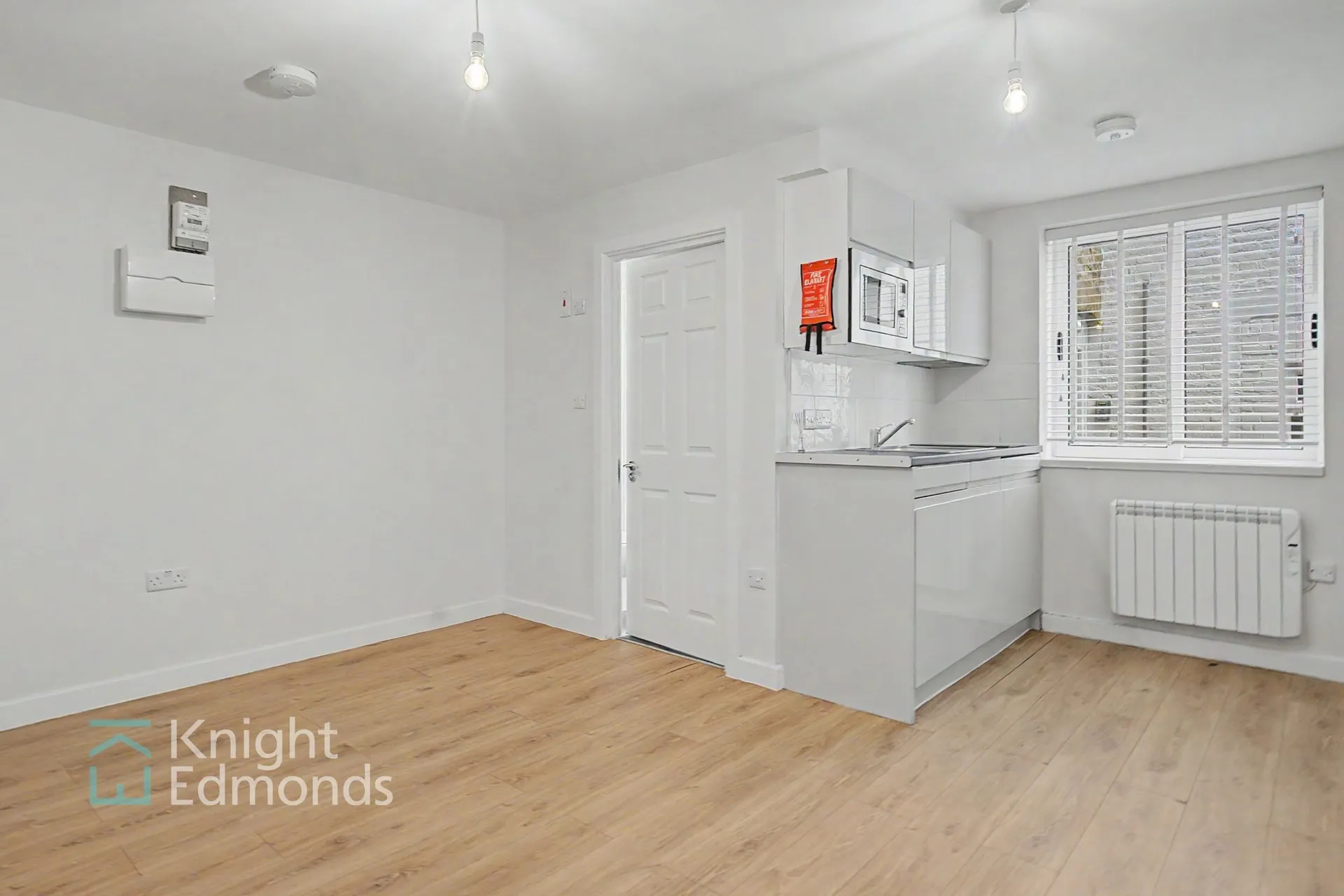 Flat Sittingbourne Road in Maidstone