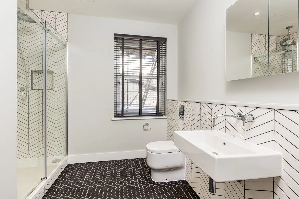 Flat Rupert Court in City of Westminster