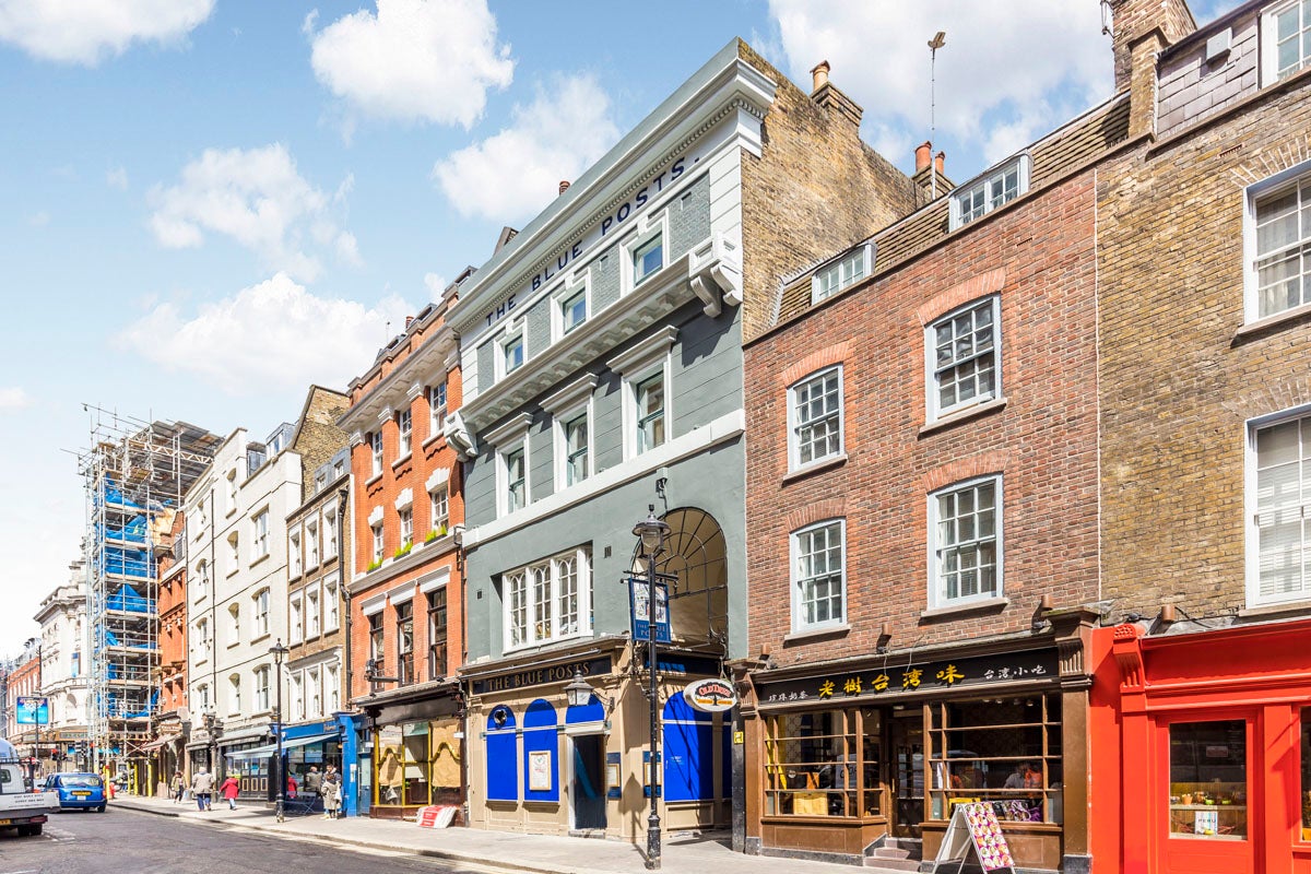 Flat Rupert Court in City of Westminster