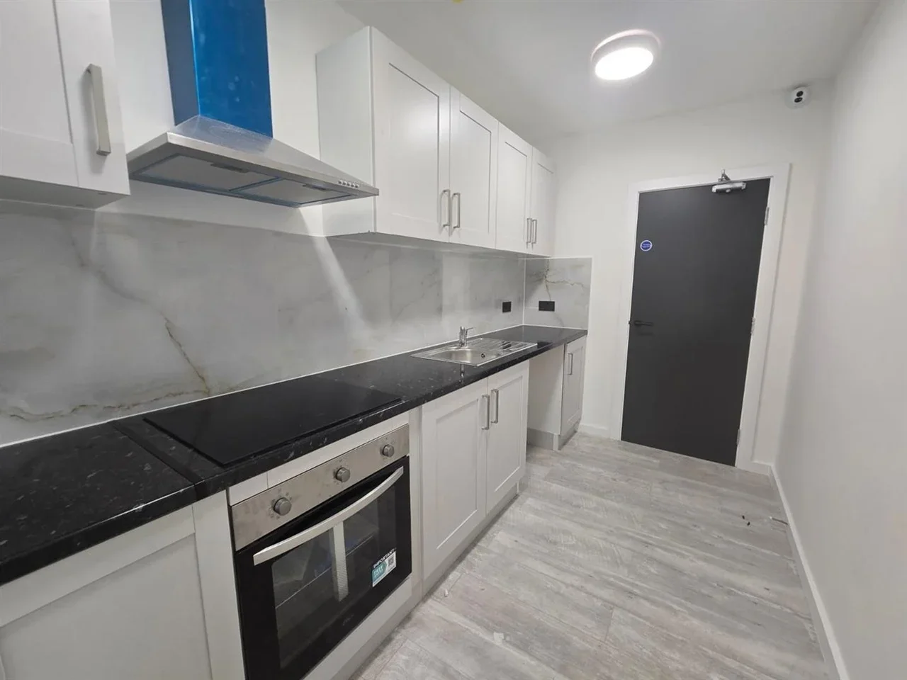 Flat Sunnyhill Road in Greater London