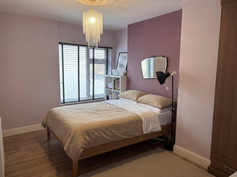 Room Rathcoole Gardens in Greater London