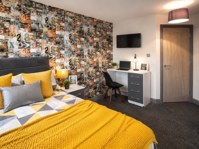 Room Sweetbriar Road in Leicester