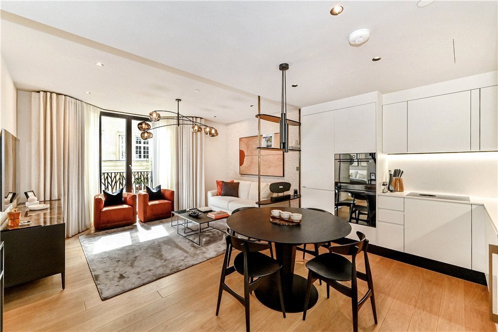 Flat Great Portland Street in City of Westminster