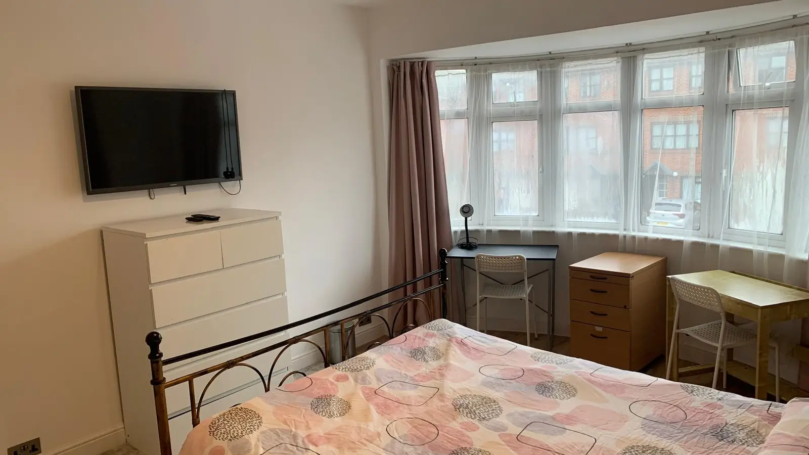 Room Friary Road in Greater London