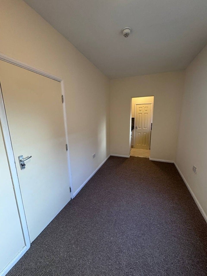 Flat Dallow Road in Luton