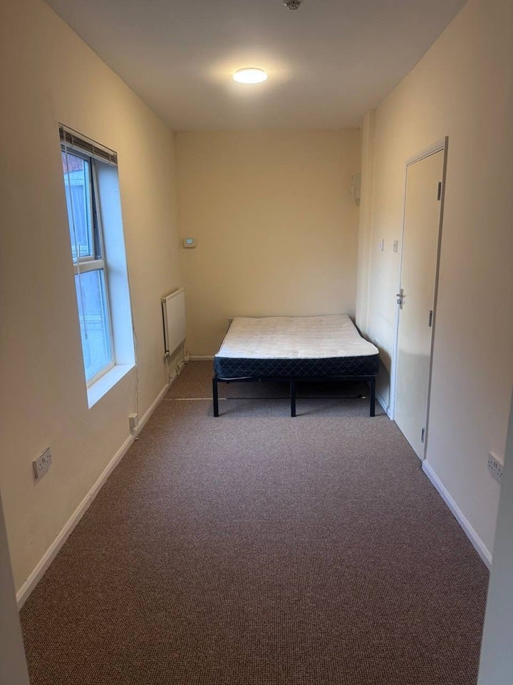 Flat Dallow Road in Luton