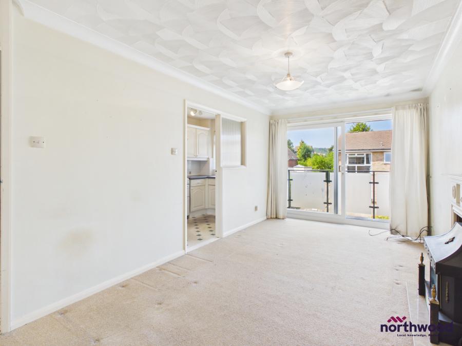 Flat De Roos Road in Eastbourne