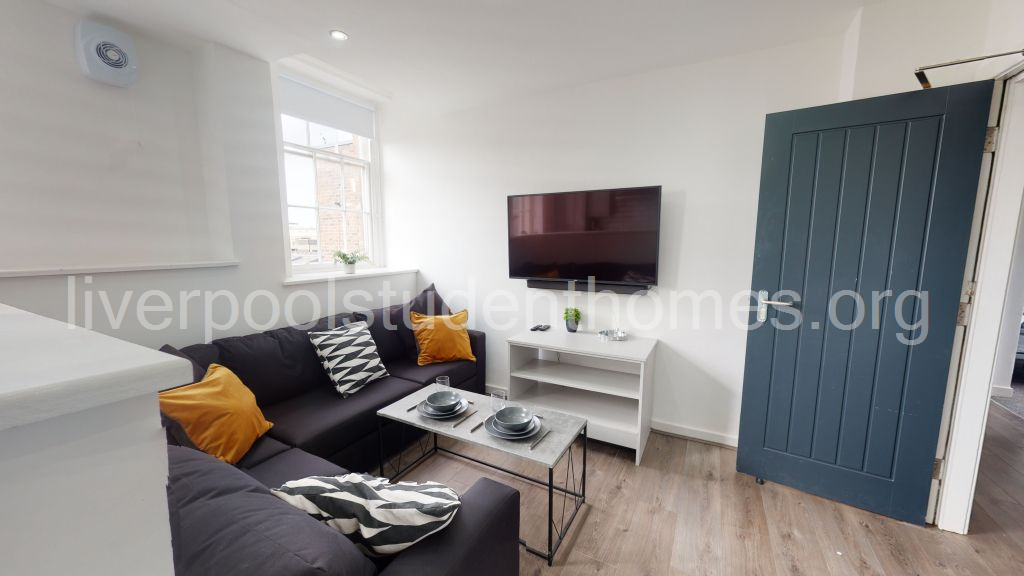 Flat Shaw Street in Liverpool