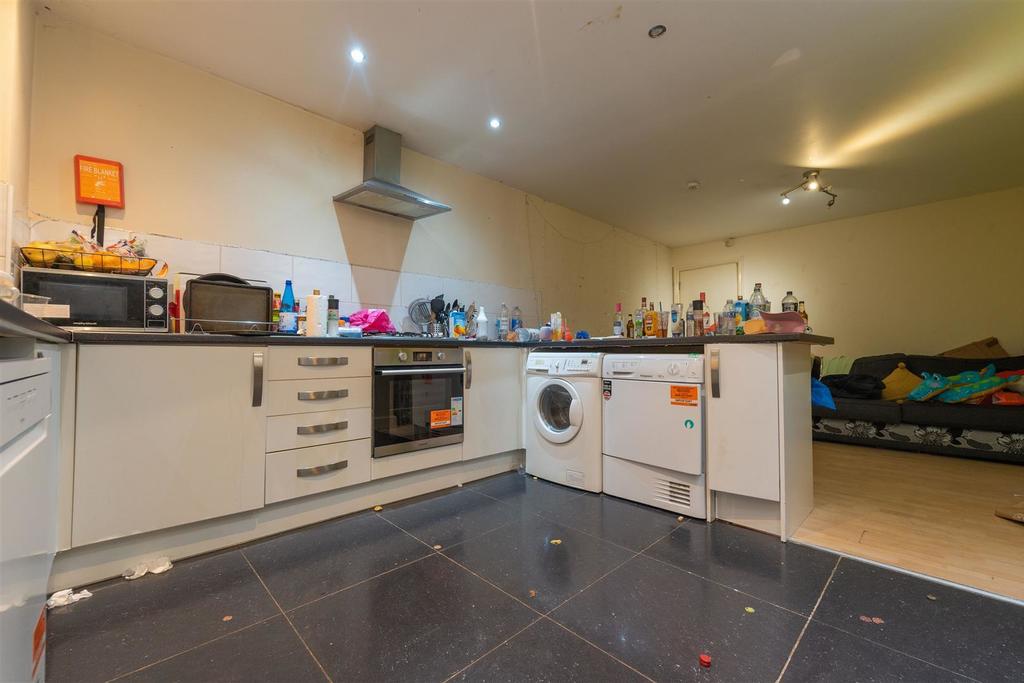 Flat Heeley Road in Birmingham