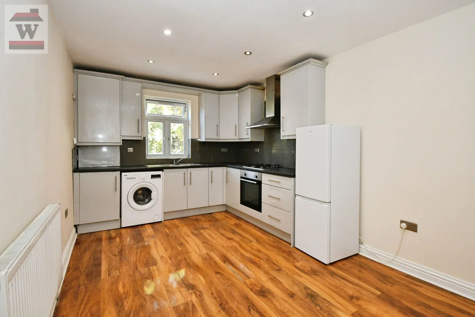 Flat London Road in Greater London