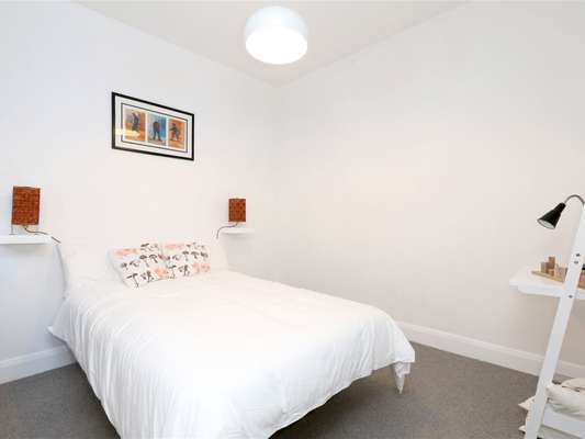 Flat Rufford Street in Greater London