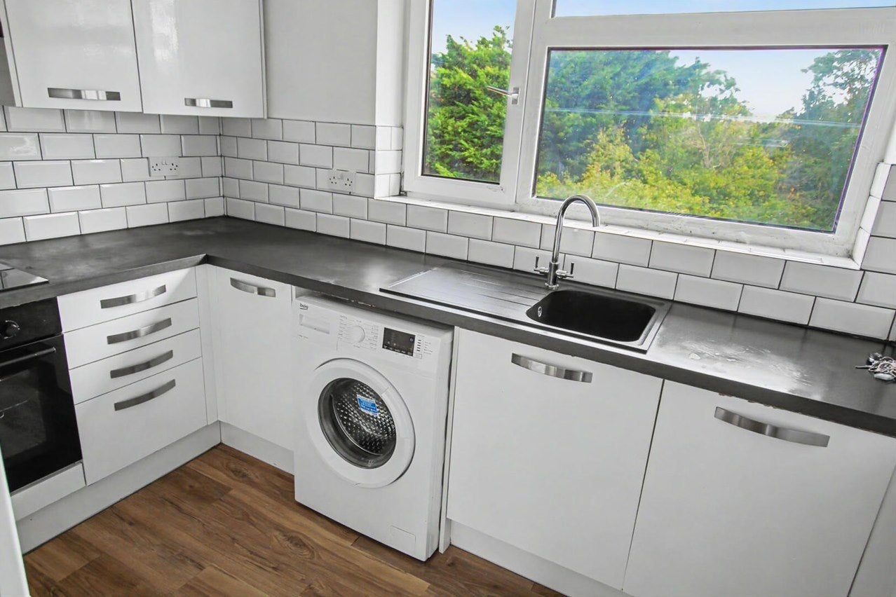 Flat Alton Close in Greater London