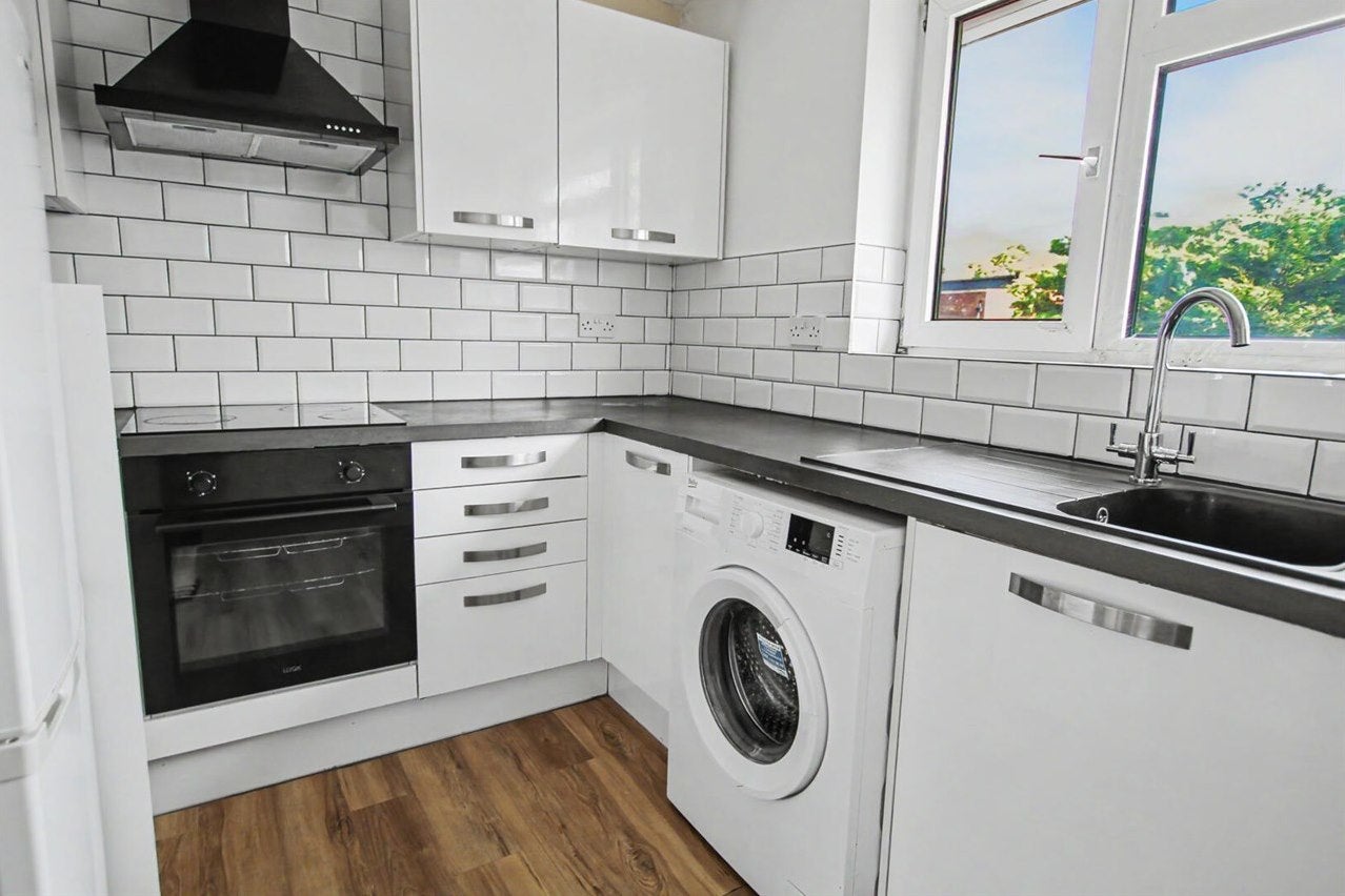 Flat Alton Close in Greater London