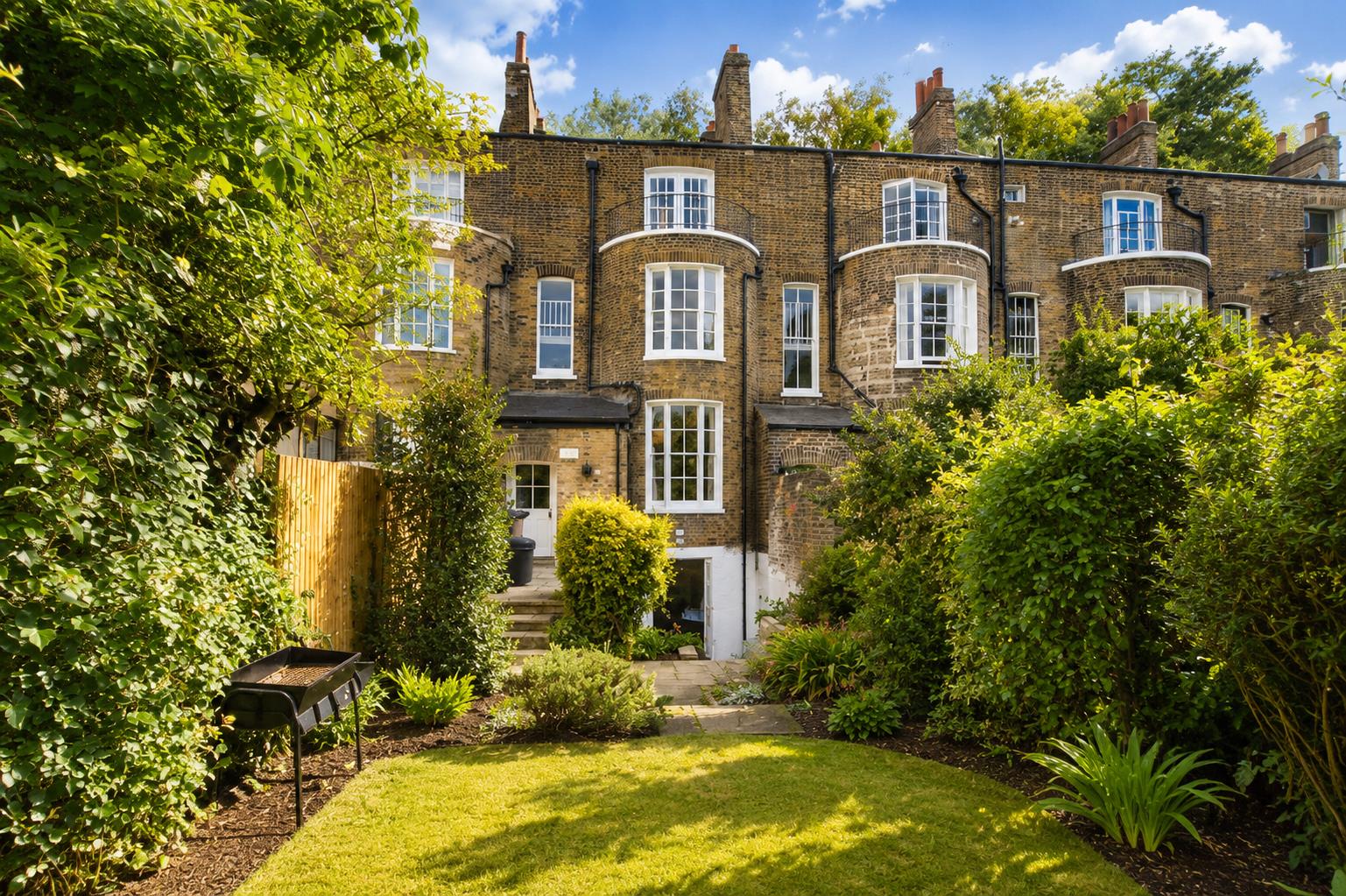 House Cassland Road in Greater London