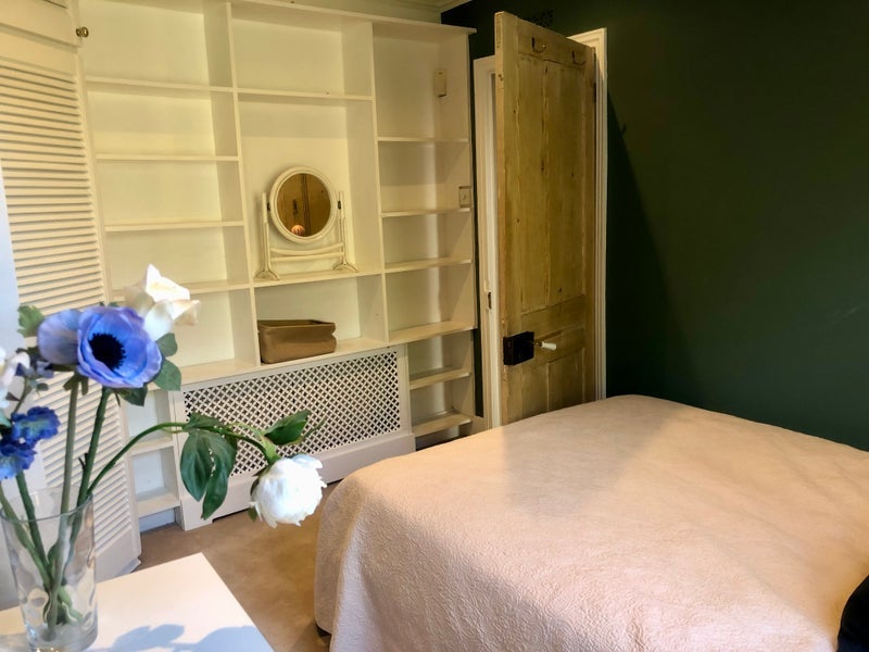 Room Eversleigh Road in Greater London