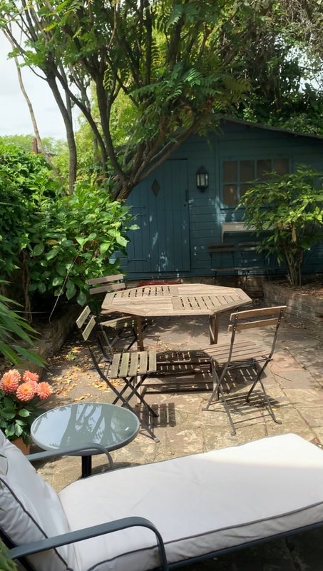 Room Eversleigh Road in Greater London