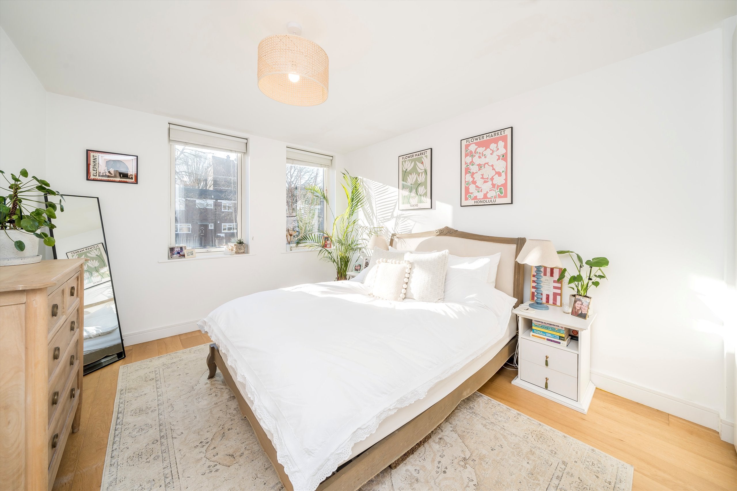 Flat Gideon Road in Greater London