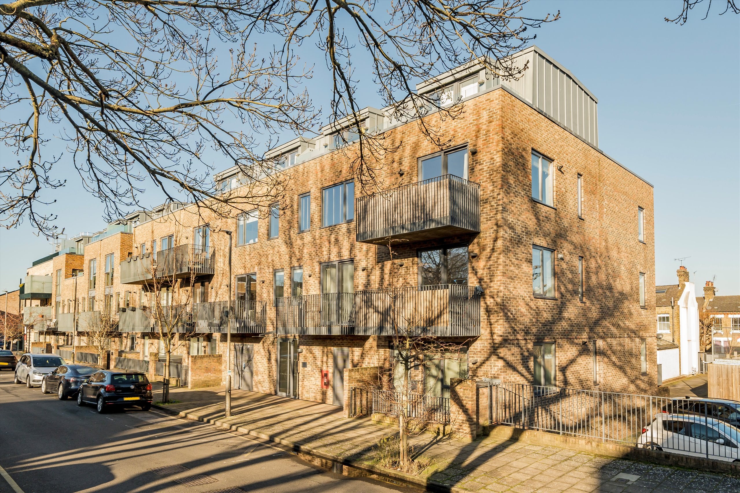 Flat Gideon Road in Greater London