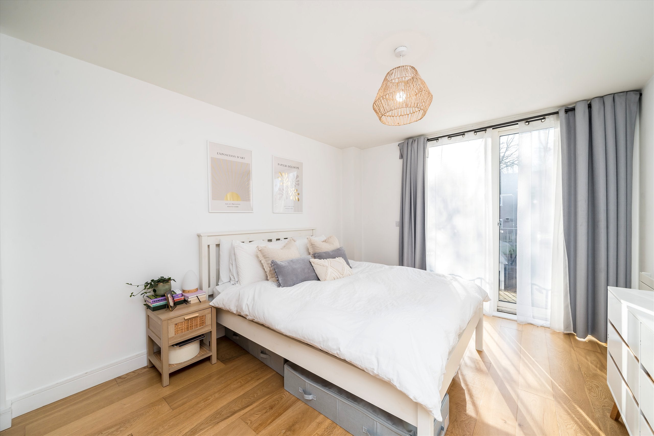 Flat Gideon Road in Greater London