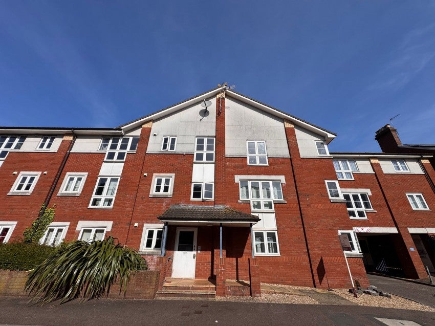 Flat Acland Road in Exeter